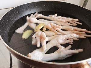 怎么做爽口酸辣鸡爪