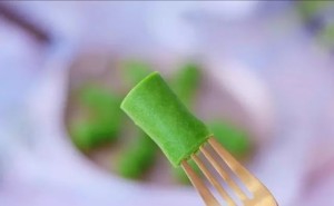 胡胡爱吃的菠菜汁蛋饼