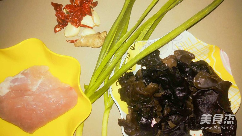 木耳炒肉丝的做法