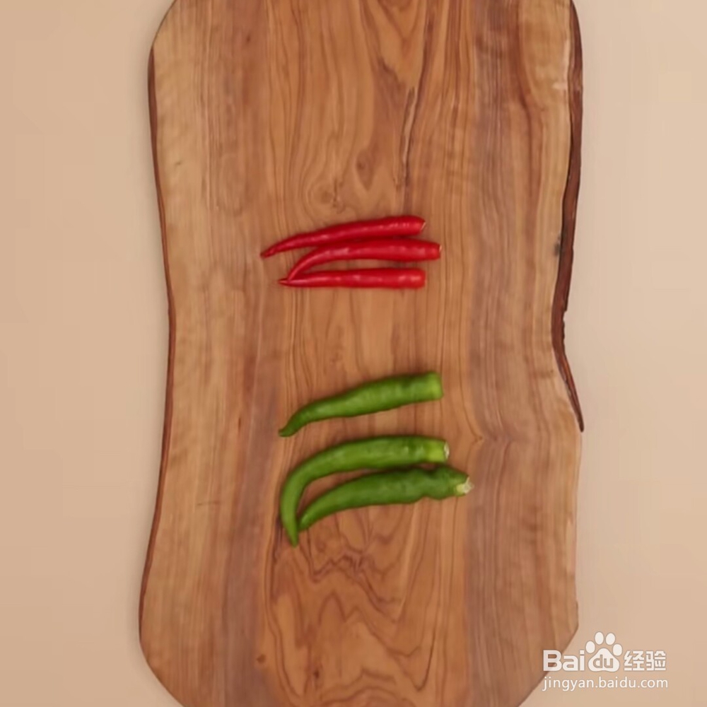 在家做麻辣葱姜炒蛏子教程