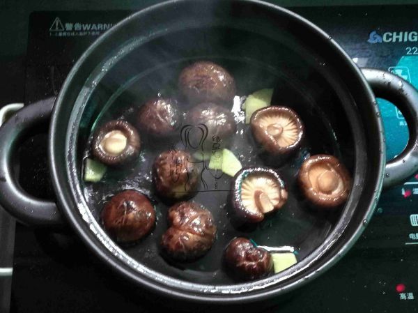 香菇虾米焖鱼丸