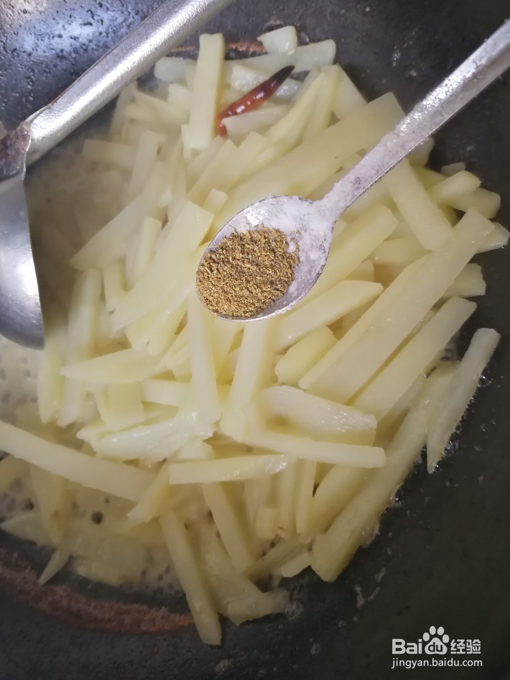 怎样炒出面的孜然土豆