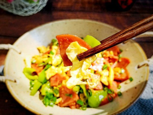 青椒火腿炒鸡蛋