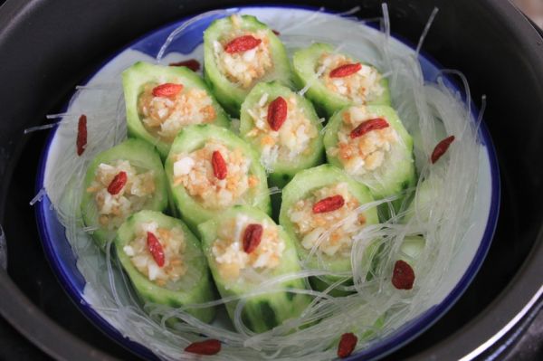 金银蒜粉丝蒸丝瓜