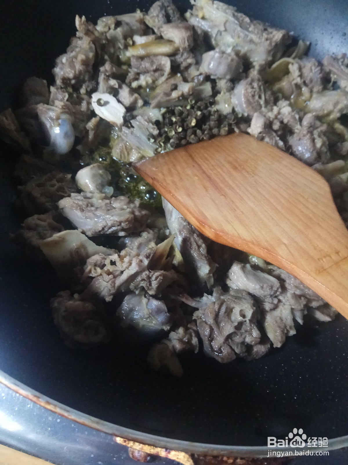 香辣仔姜炒鸭的家常做法