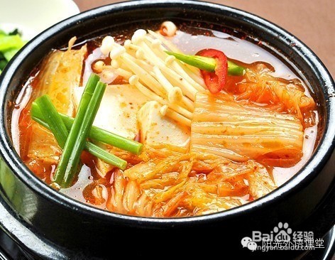 <b>韩国泡菜汤的家常做法</b>