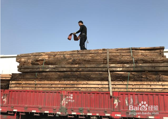 千年原木运回国内，切割制作成一块大板值不值？