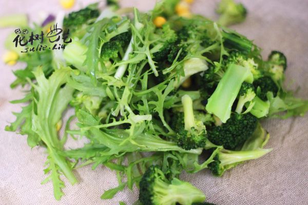 西兰花鹌鹑蛋沙拉