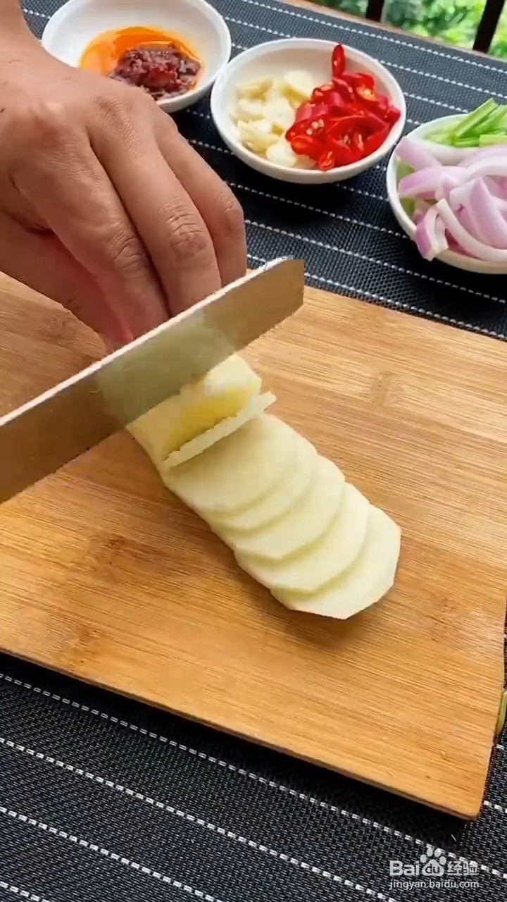 如何制作干锅土豆片