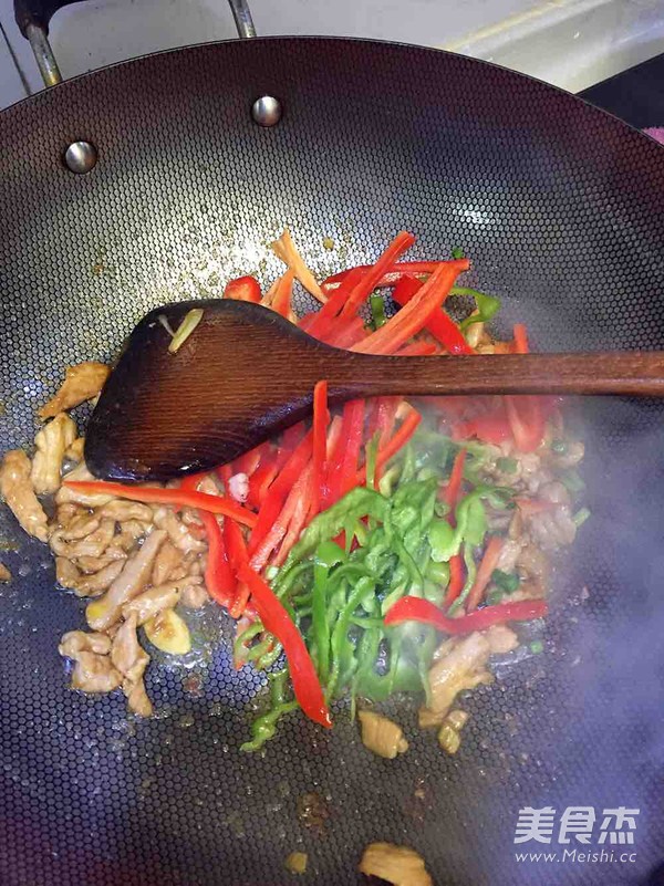 青红椒炒肉丝