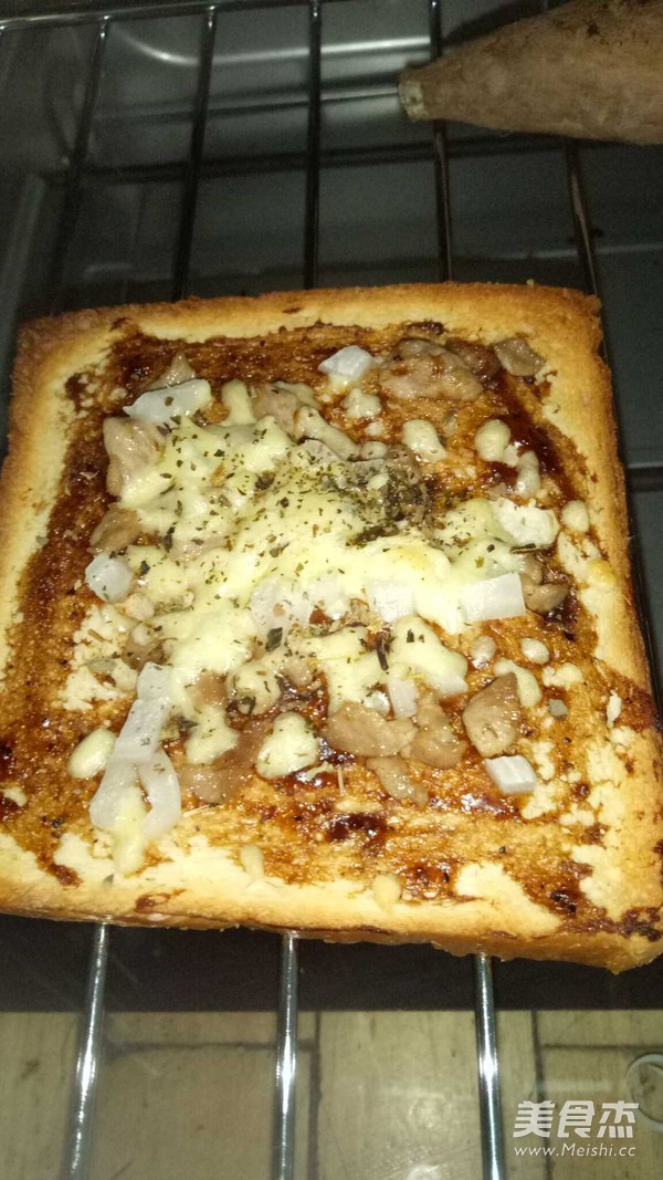 黑椒牛肉土司披萨