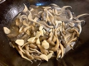 怎么做好吃的这道滑熘平菇简直就是米饭杀手!