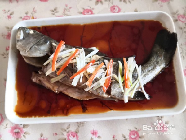 清蒸鲈鱼的做法