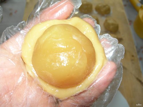 广式莲蓉蛋黄月饼