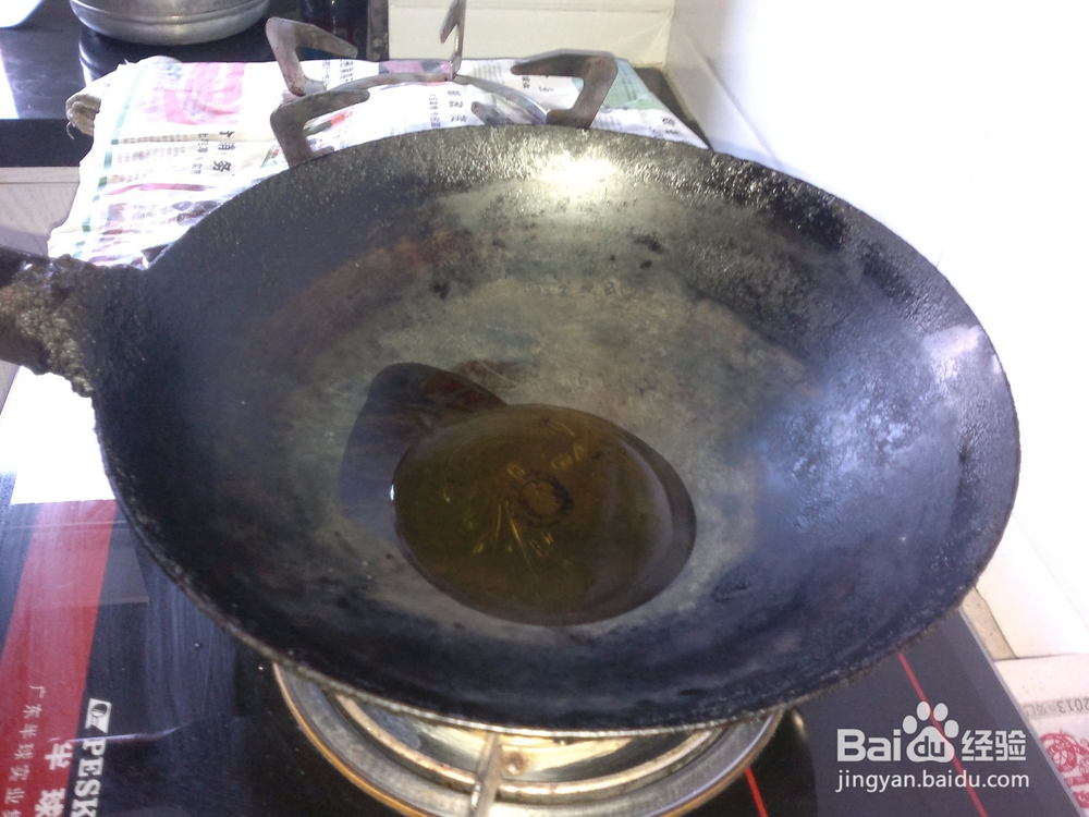 赤酱油亮的红烧鸡翅中的做法