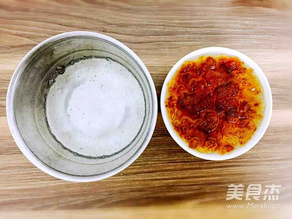 桃胶雪燕羹的做法