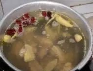 羊肚菌炖鸭汤的做法