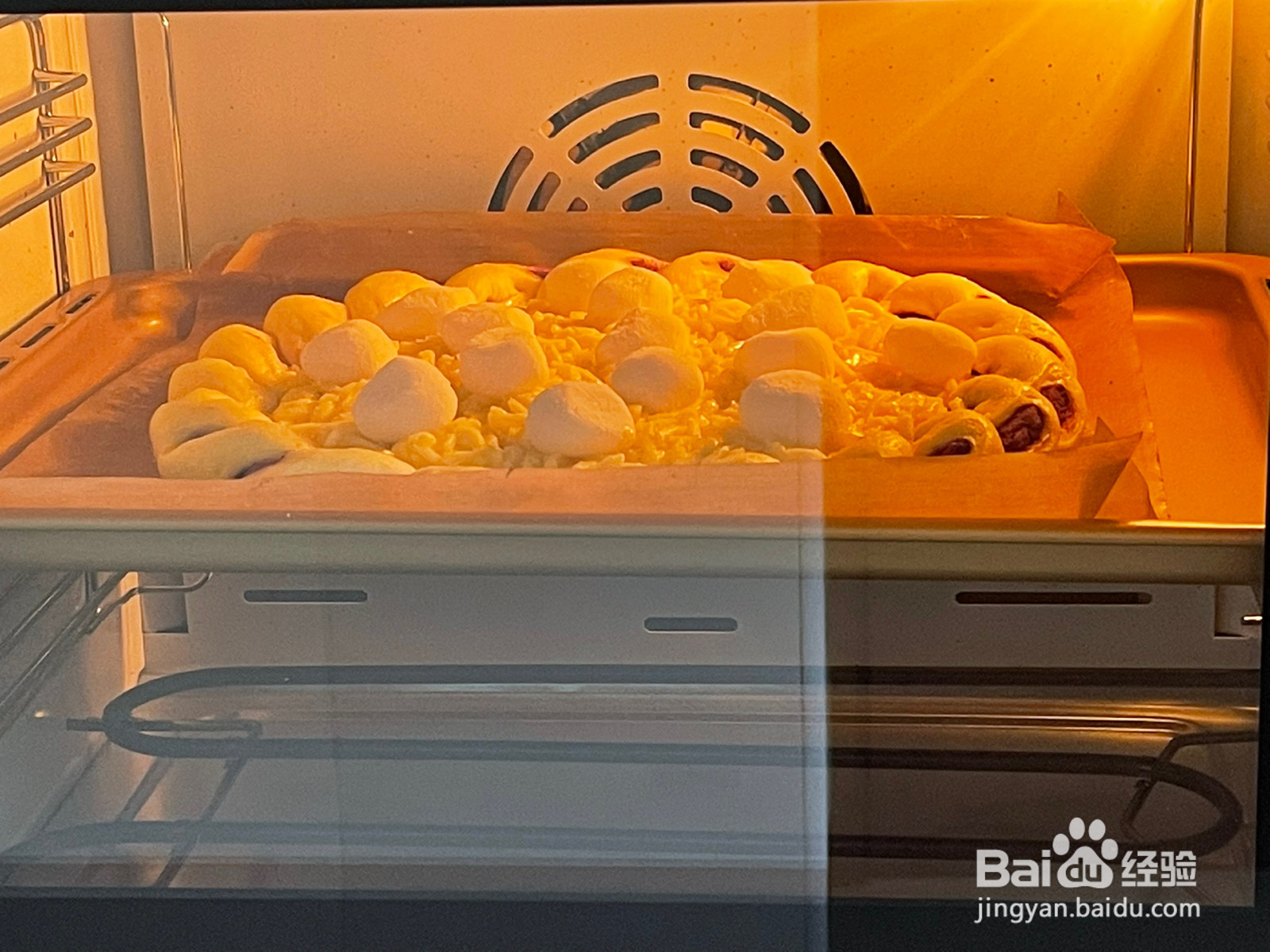 旋风卷边麻薯肉松披萨的做法