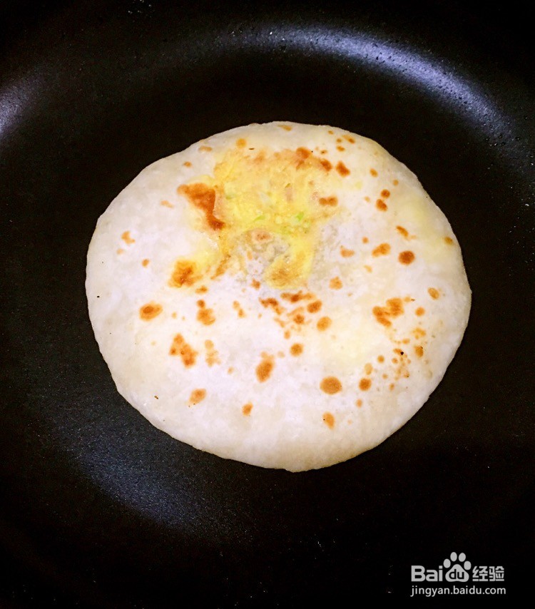 鸡蛋灌饼的做法