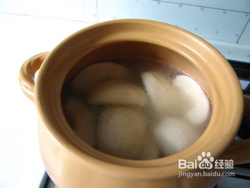 怎么做一道营养汤--缓解秋燥的雪梨排骨汤做法