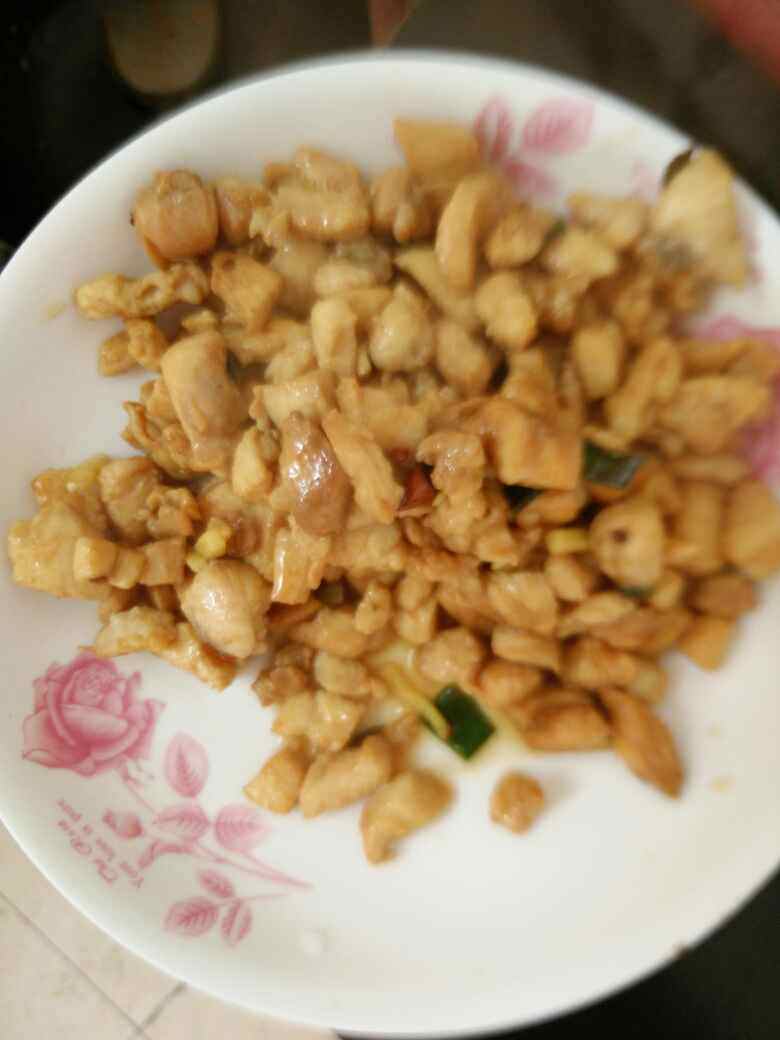 鸡丁炒豌豆这样做更好吃！