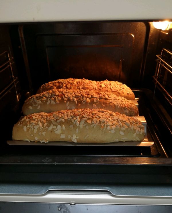 朗姆酒浸葡萄干核桃仁欧包