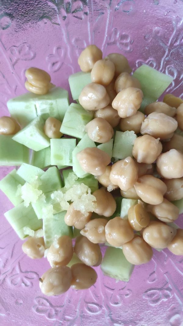 柠香黄瓜鹰嘴豆沙拉