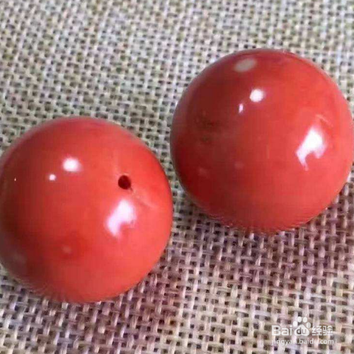 有同心圆状生长纹的,一般都是珊瑚摆件上可以见到.