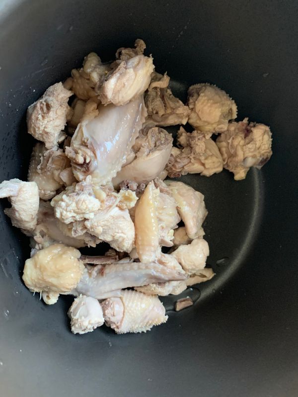 胡萝卜土豆炖鸡块