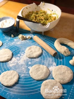 会连续吃八个的萝卜馅饼