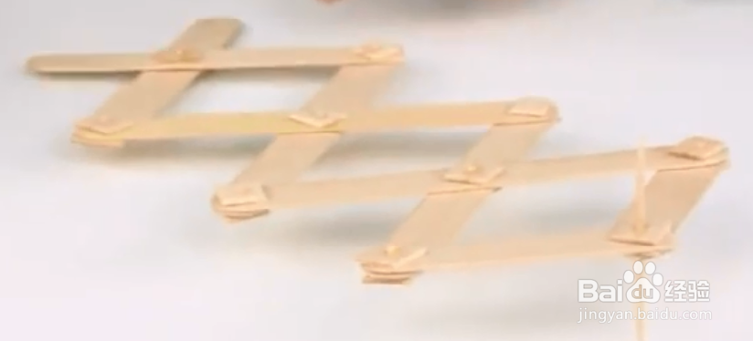 如何如何用纸板和注射器来做抓娃娃机