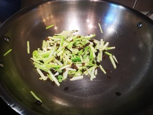 怎么做韭黄虾仁炒蛋