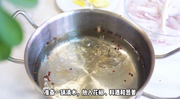 小土豆红烧鸡爪
