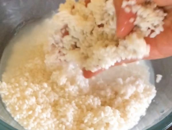 香菇鸡肉煲仔饭