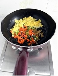 金枪鱼什锦炒饭