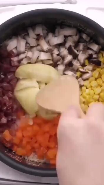 如何做好吃的土豆焖饭