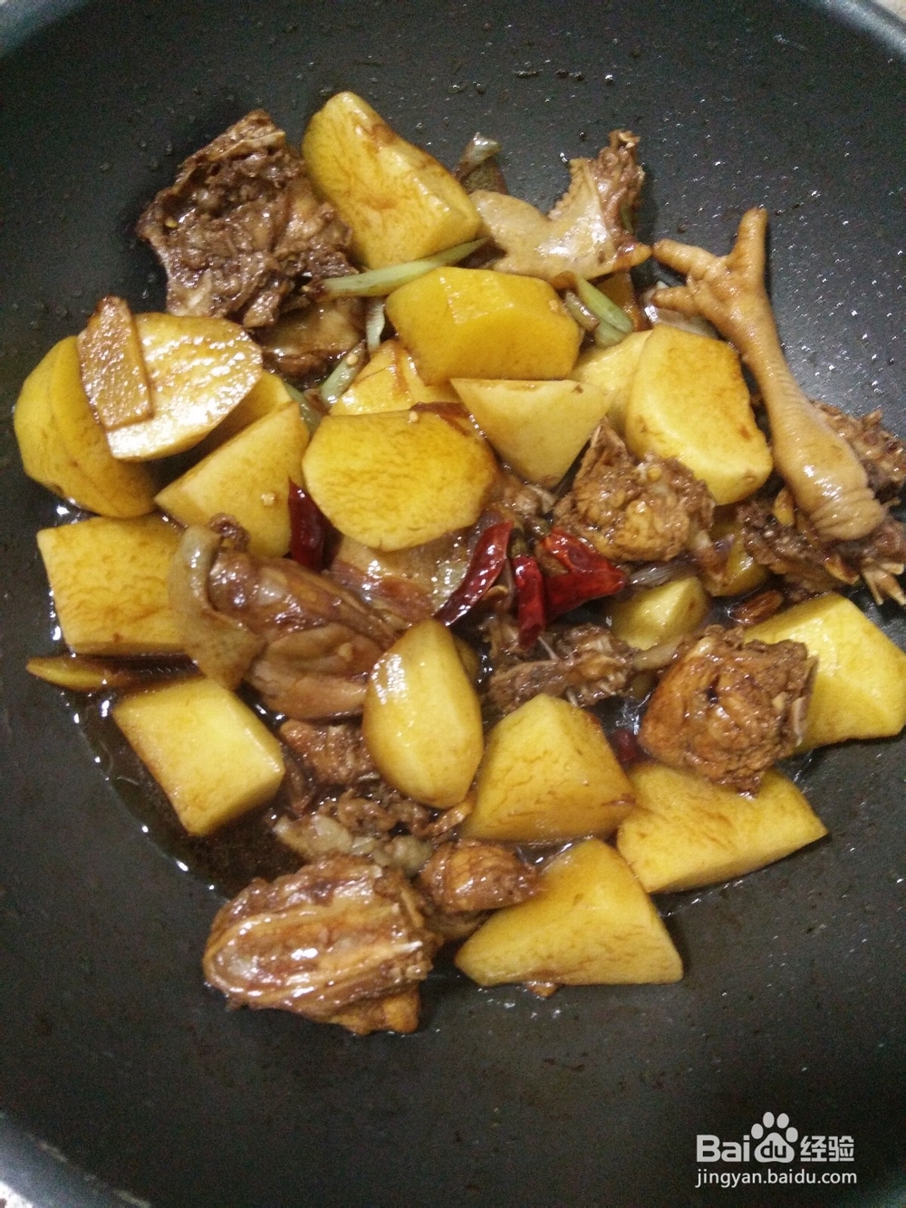 土豆焖鸡的做法