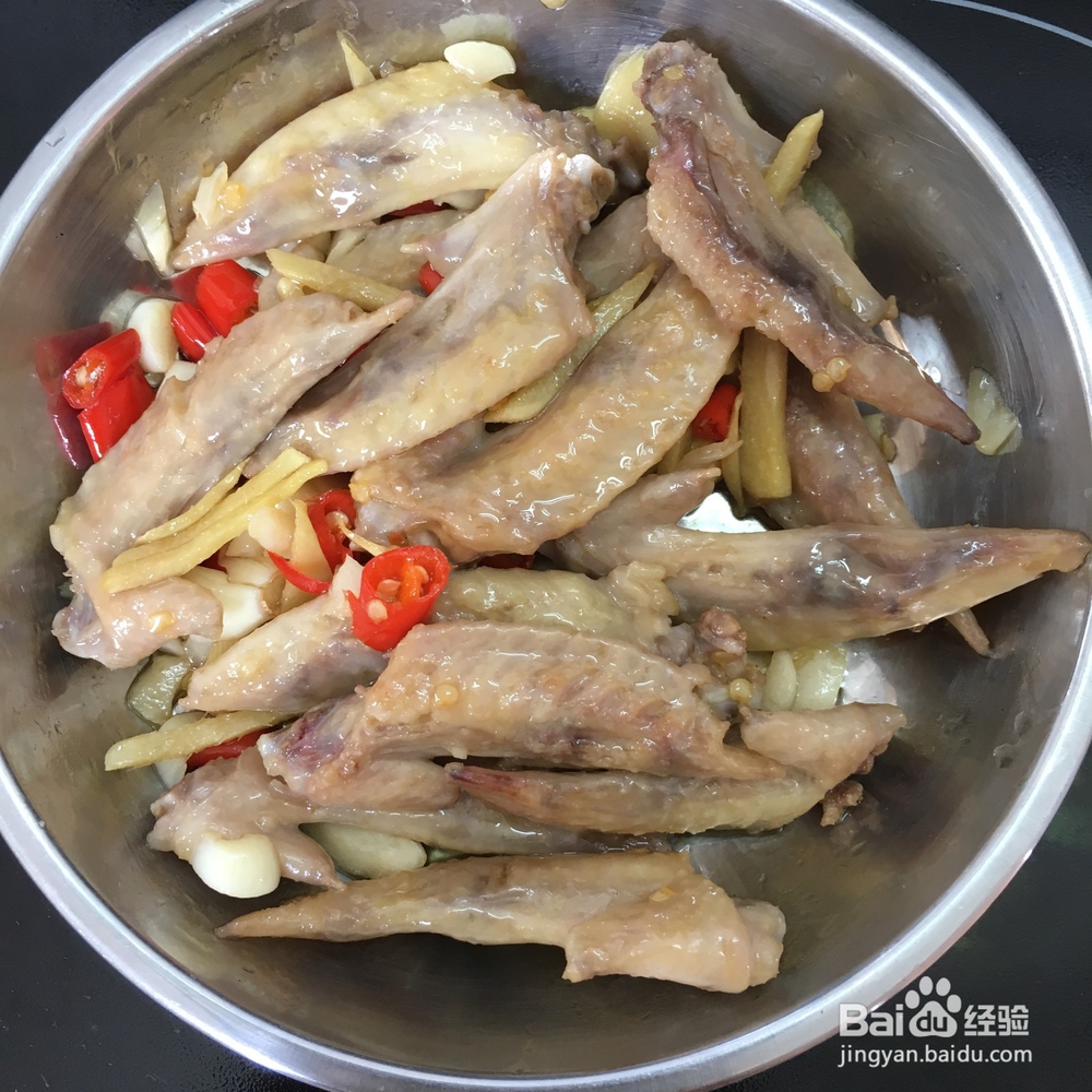 炒鸡翅尖的家常做法