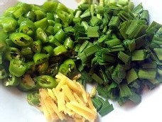 小炒河虾的小窍门