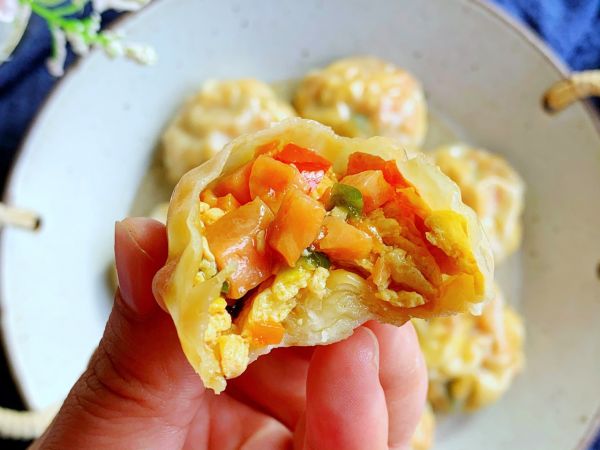 青椒火腿蒸包子