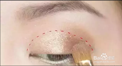 精致烟熏妆的化妆技巧