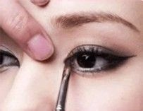 怎样画美丽的大眼妆