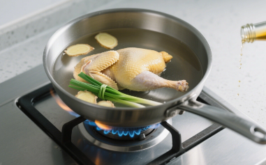 苦藠猪肚鸡汤如何制作？