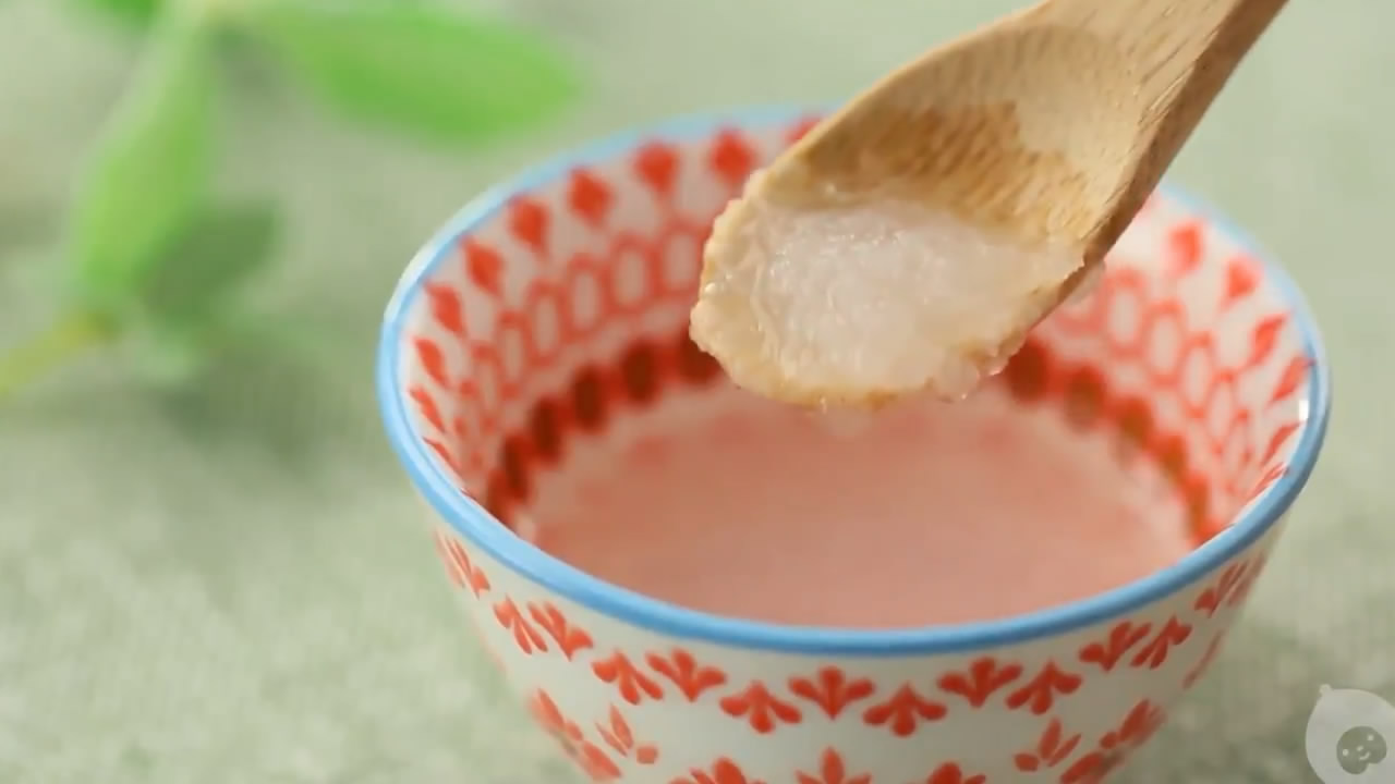 宝宝(5-6月龄)辅食之怎么做萝卜梨泥