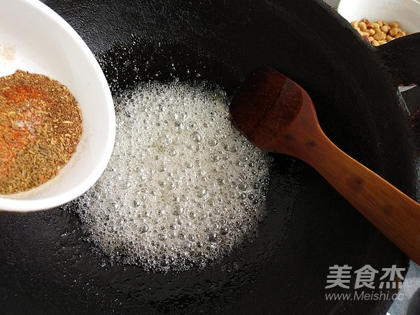 怪味花生的做法