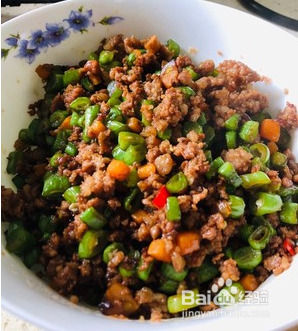儿子能吃满满一碗饭的肉末豆角