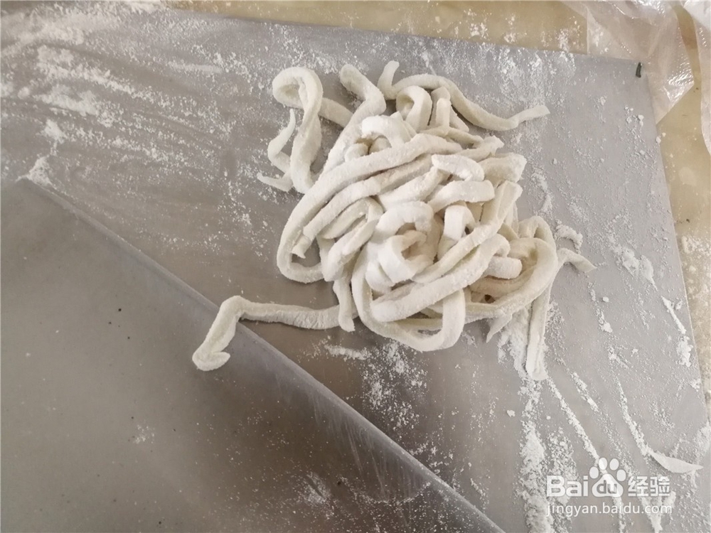 瘦肉丁黄瓜丝拌面