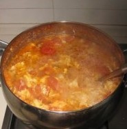 如何简单快速的做西红柿鸡蛋疙瘩汤?