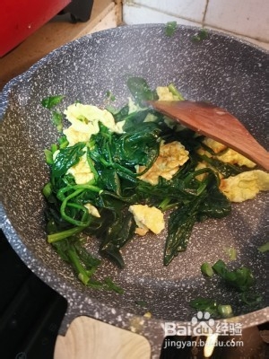 如何做菠菜炒鸡蛋