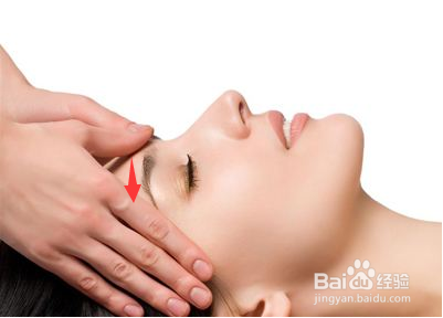 足疗店头部按摩的方法